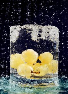 Bunch of Grapes and Stopped Motion Water Drops 1 Bunch of Grapes and Stopped Motion Water Drops (1)